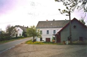 Rohosner Straße mit Zeisl-Mühle und Pohlgrund.JPG